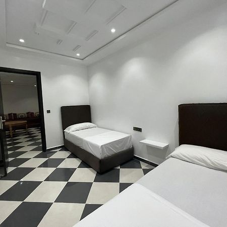 Dina Apartments Фнідк Екстер'єр фото