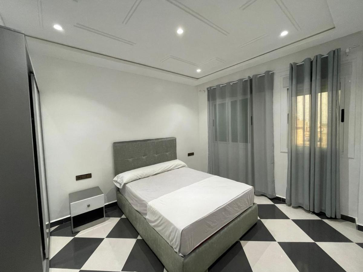 Dina Apartments Фнідк Екстер'єр фото