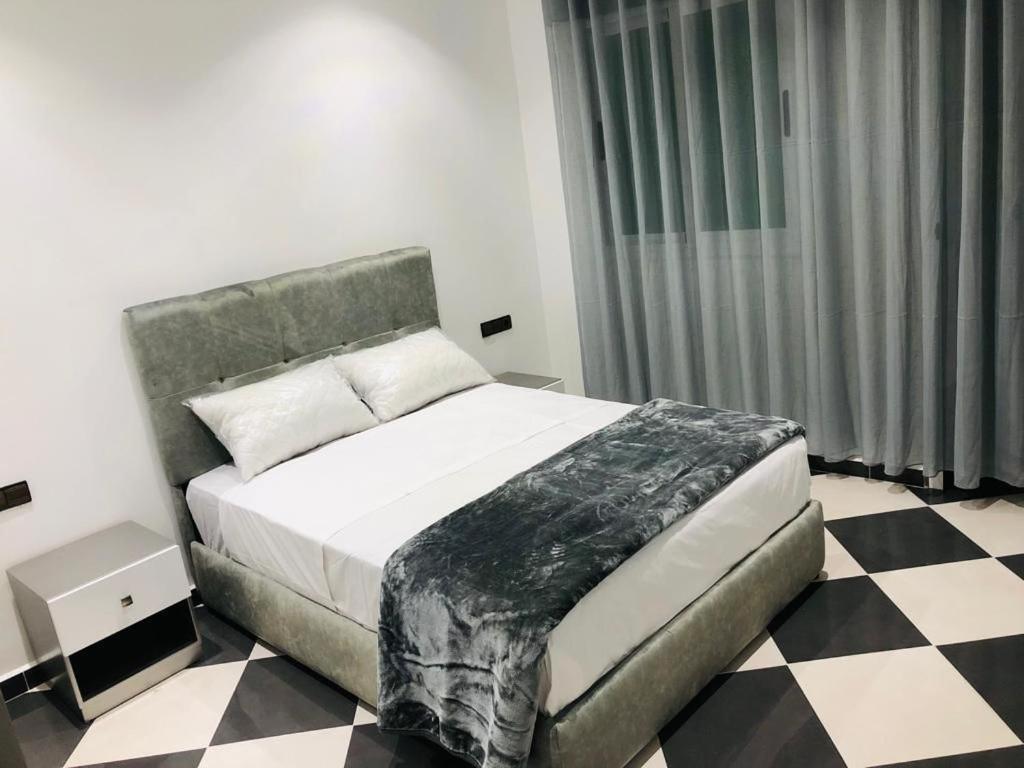 Dina Apartments Фнідк Екстер'єр фото