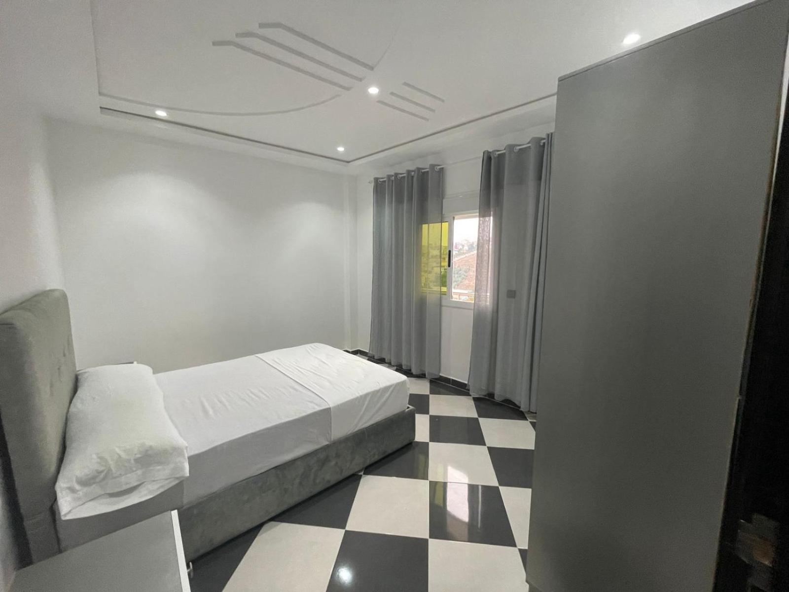 Dina Apartments Фнідк Екстер'єр фото
