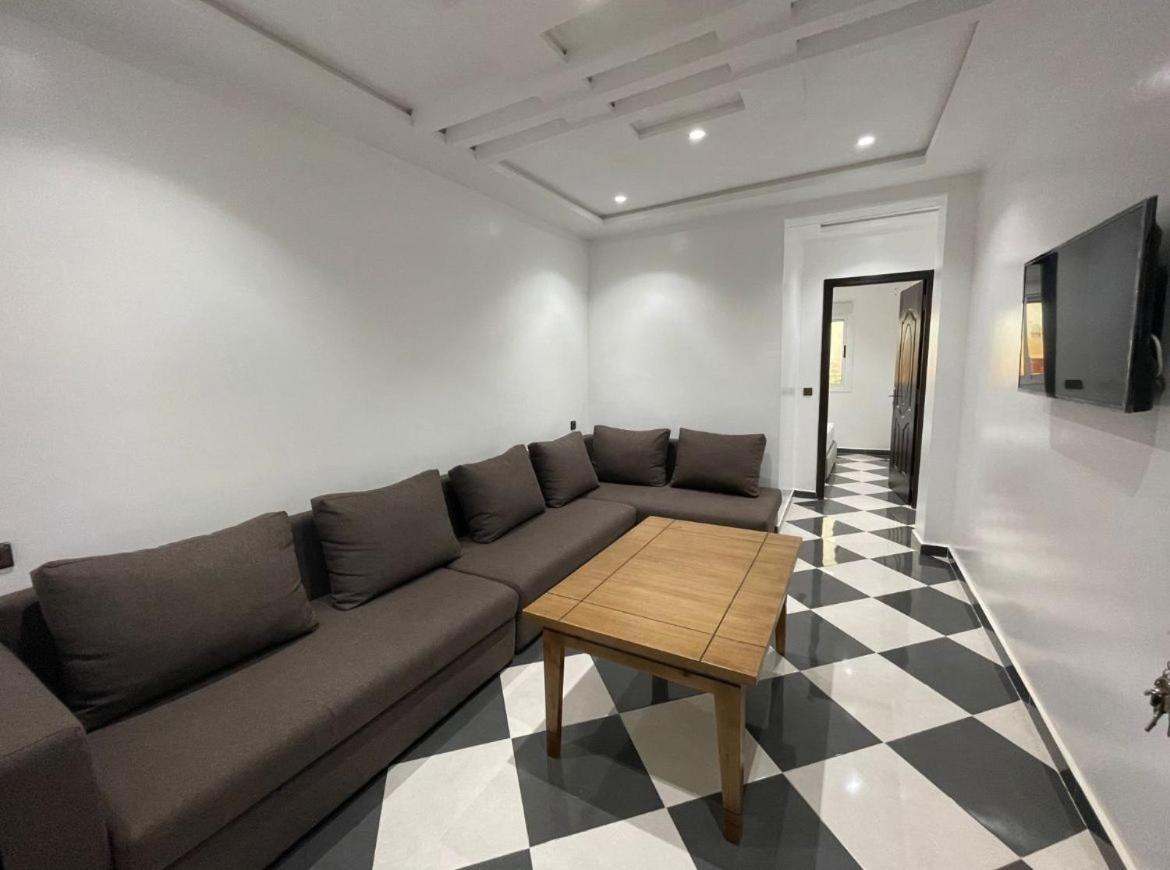 Dina Apartments Фнідк Екстер'єр фото