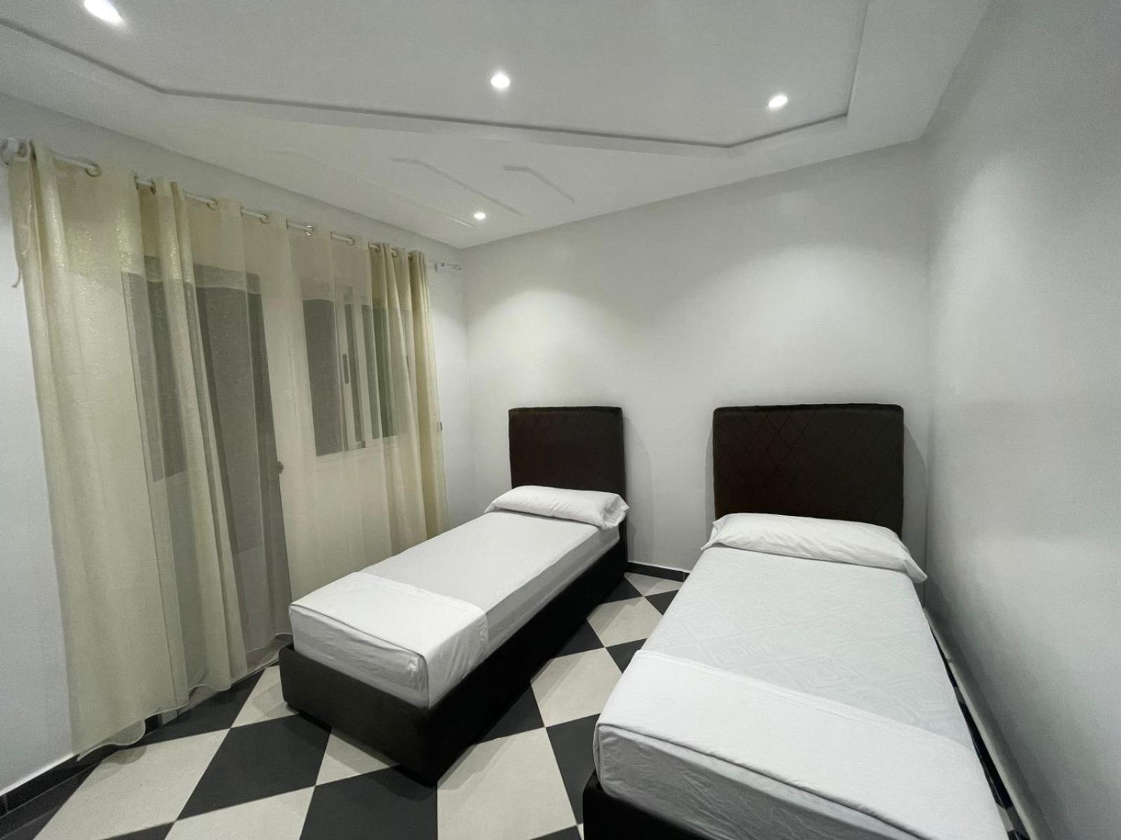 Dina Apartments Фнідк Екстер'єр фото