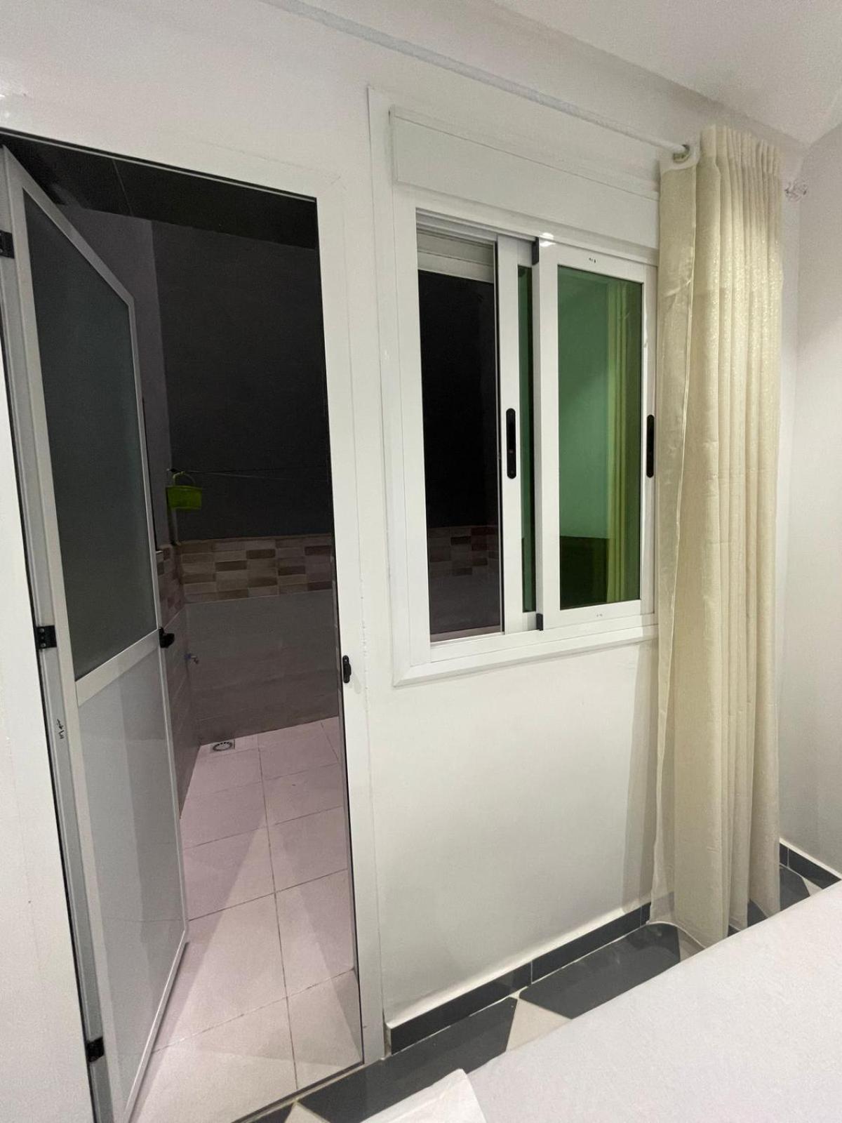 Dina Apartments Фнідк Екстер'єр фото