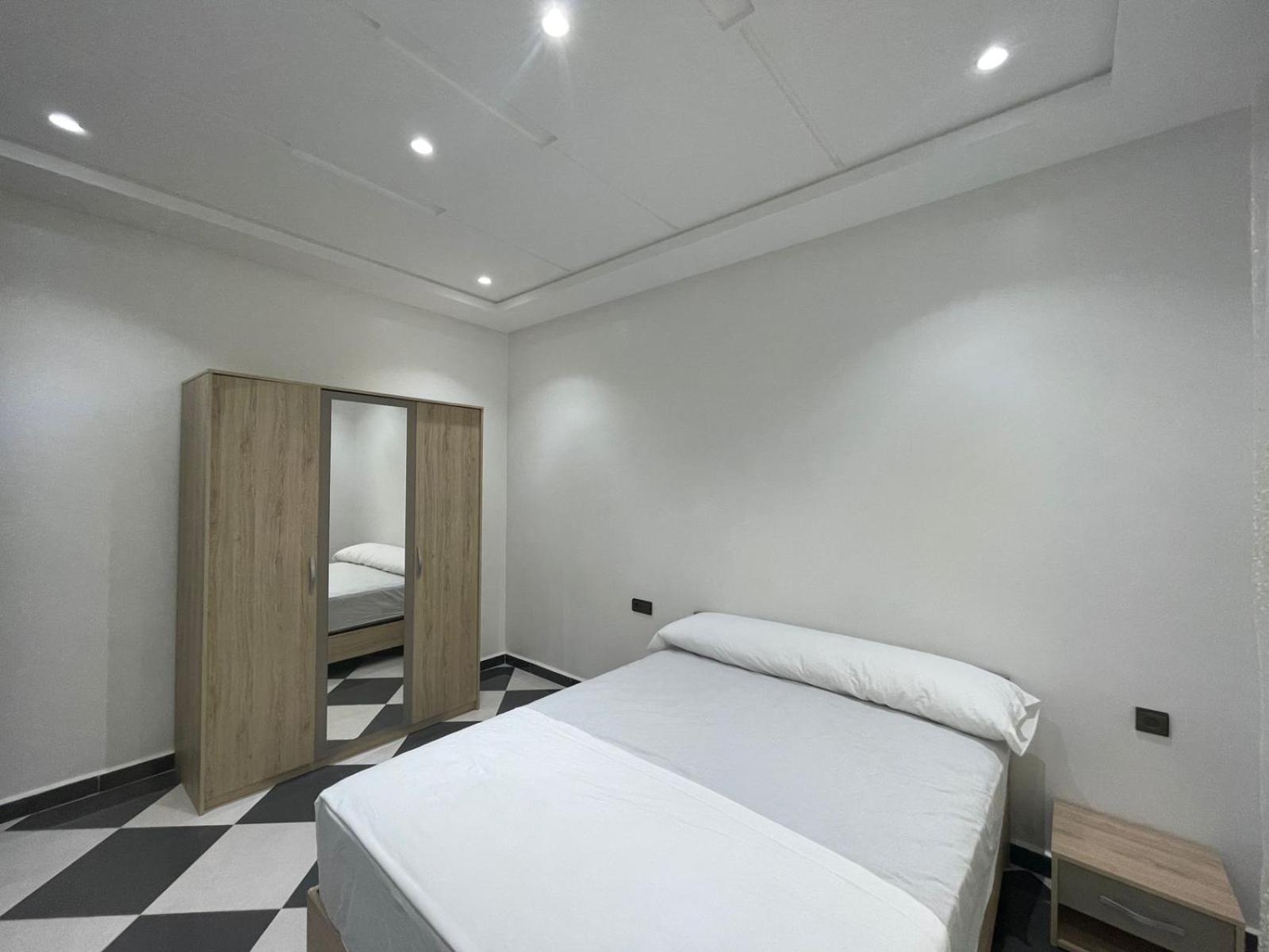 Dina Apartments Фнідк Екстер'єр фото