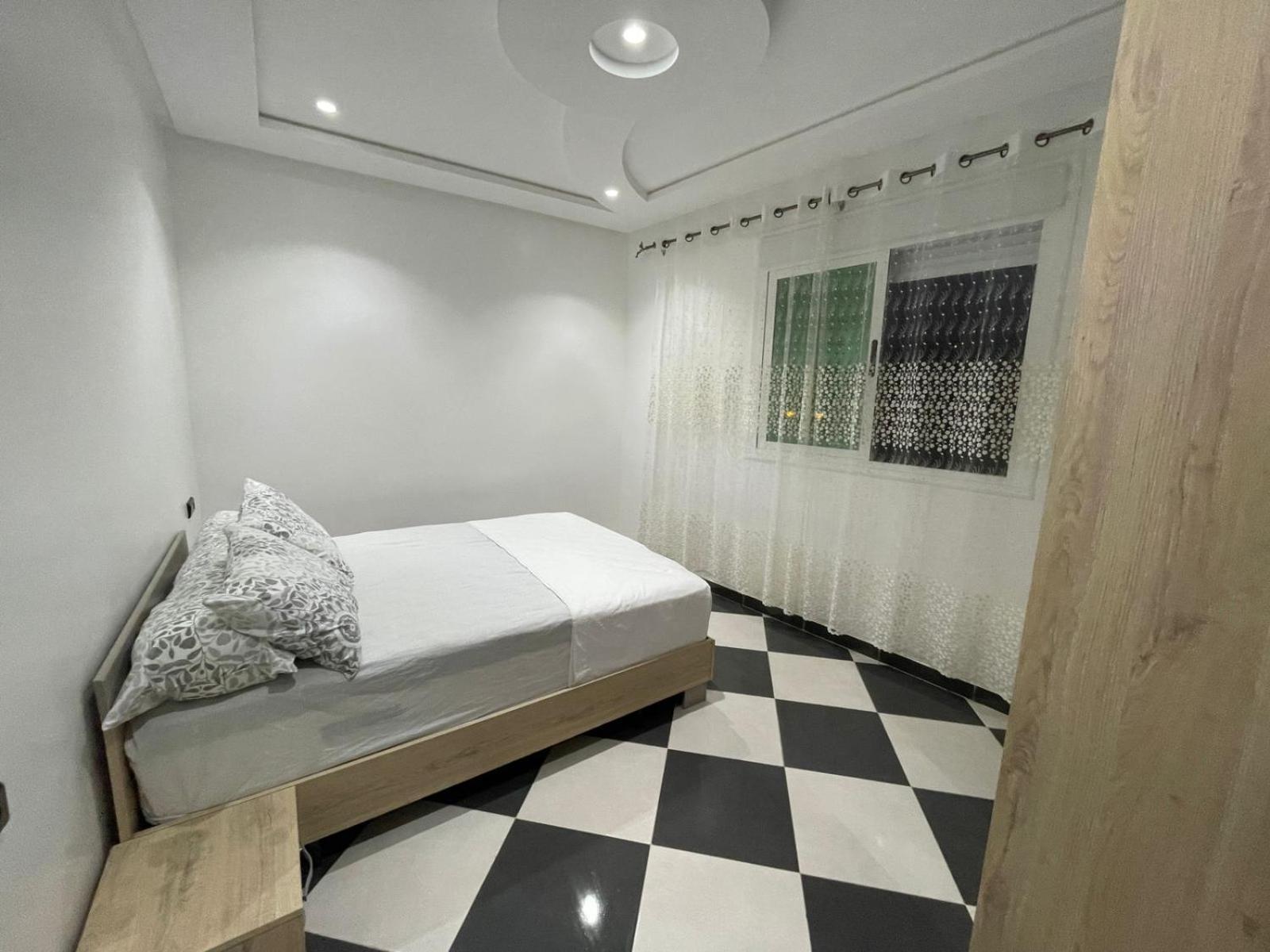 Dina Apartments Фнідк Екстер'єр фото