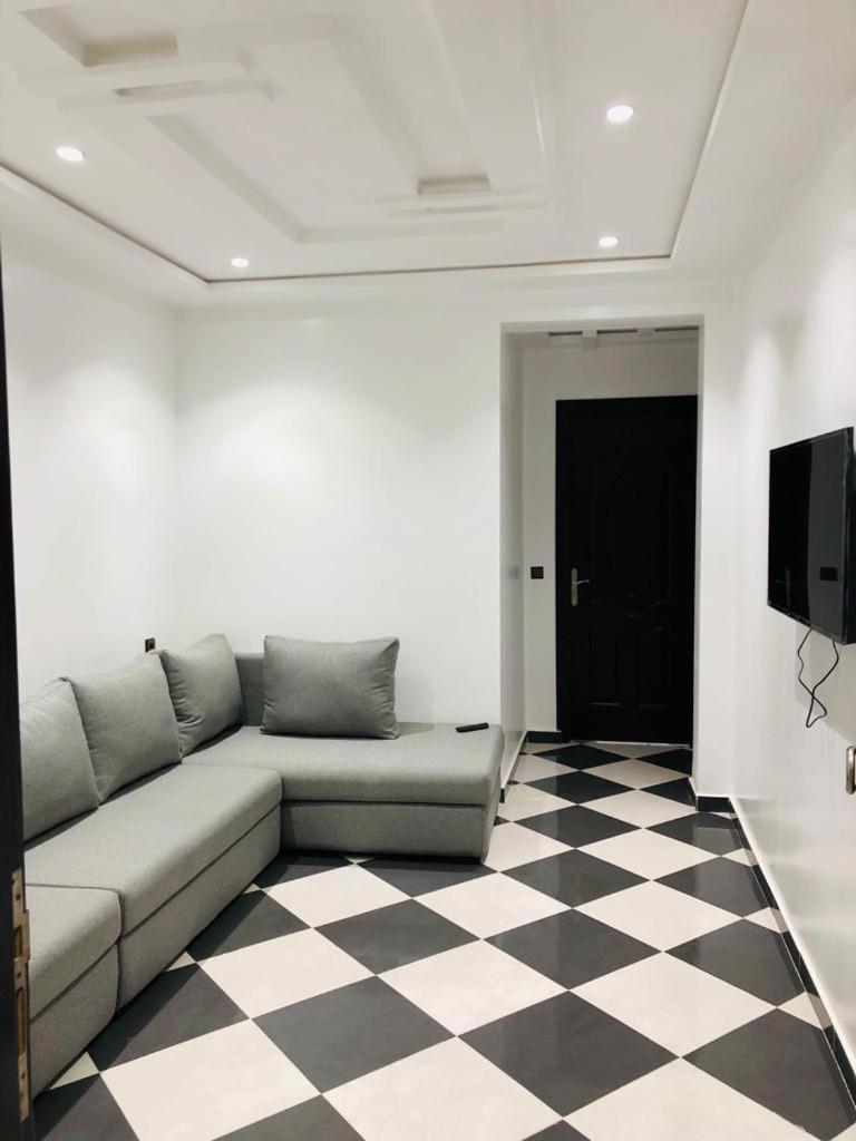 Dina Apartments Фнідк Екстер'єр фото